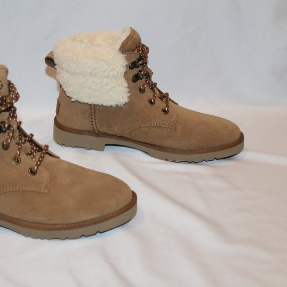 NIB UGG WOMEN'S ROMELY HERITAGE SUEDE SHEARLING LINED LACE UP ANKLE BOOTS - Picture 3 of 8